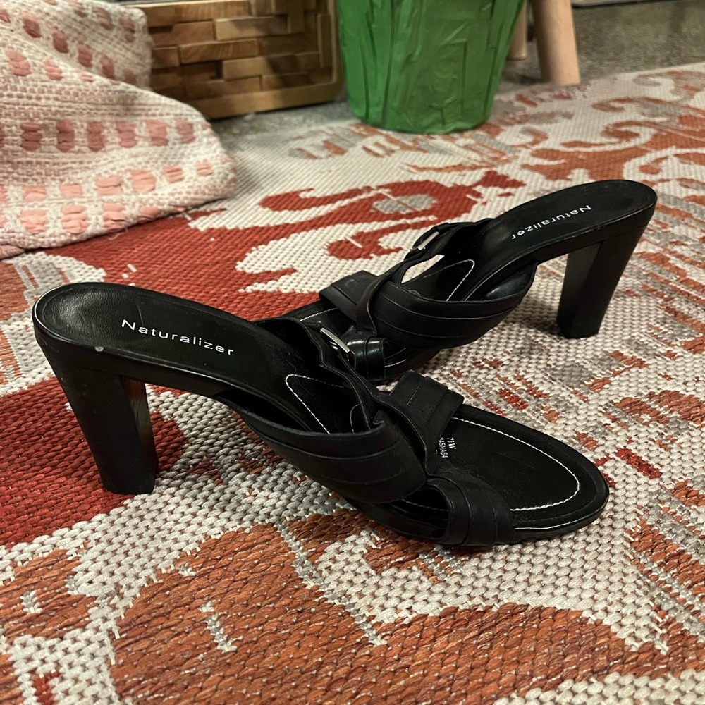 Basic Naturalizer Black Heels